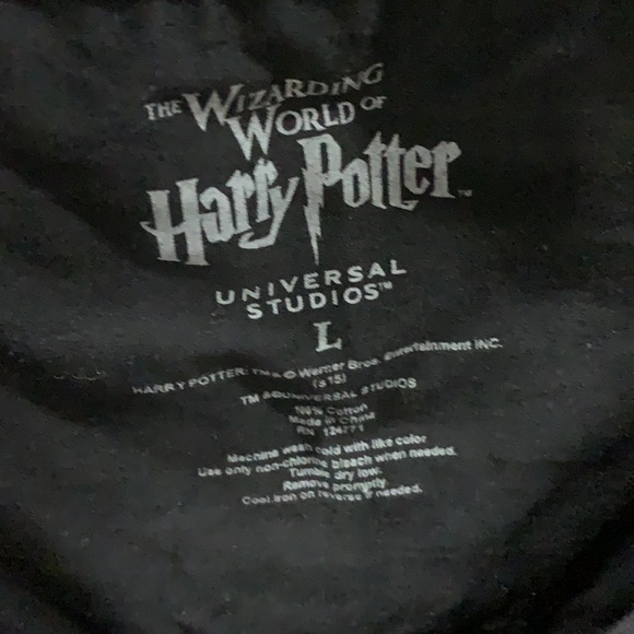 EUC Harry Potter large black and gold tee shirt - Picture 3 of 4